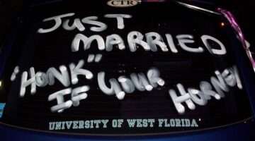 just-married-wedding-car-decorations-by-sylvar