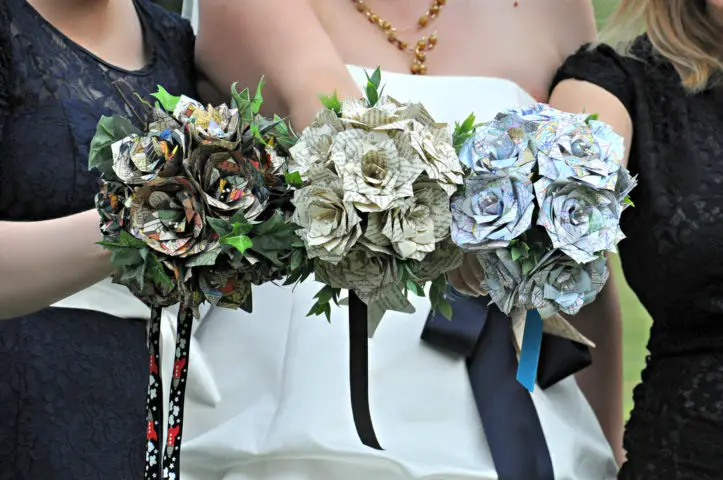 How to Make Paper Flowers for a Wedding Bouquet